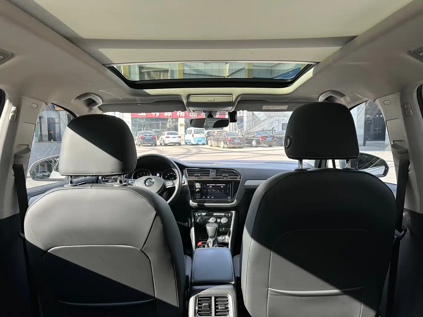 Volkswagen Tiguan L 2019 330TSI Automatic 2WD Smart Luxury Edition China VI фото 8
