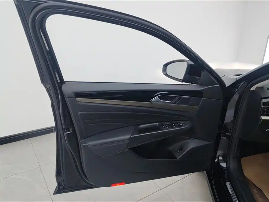 Volkswagen Passat 2021 Model 330TSI Elite Edition фото 7