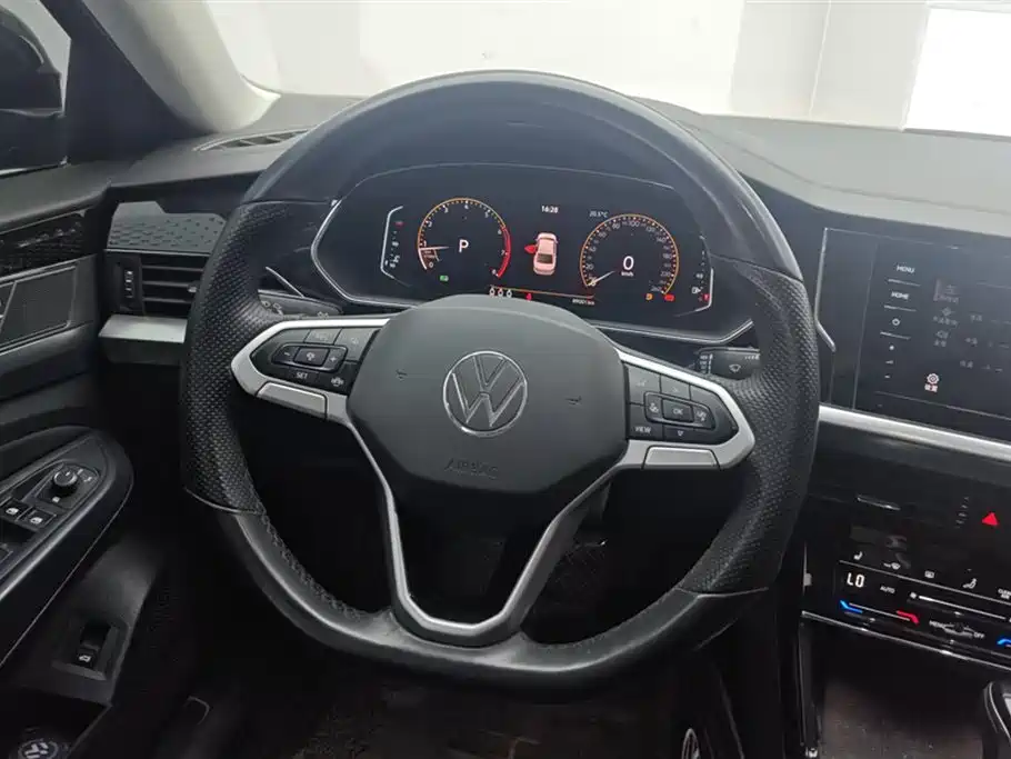 Volkswagen Passat 2022 330TSI Starlight Elite Edition фото 15