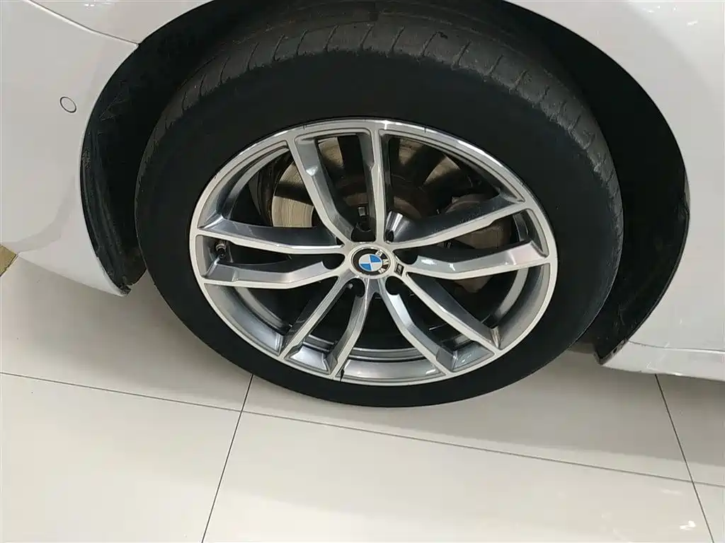 BMW 5 Series 2020 525Li M Sport Package фото 23