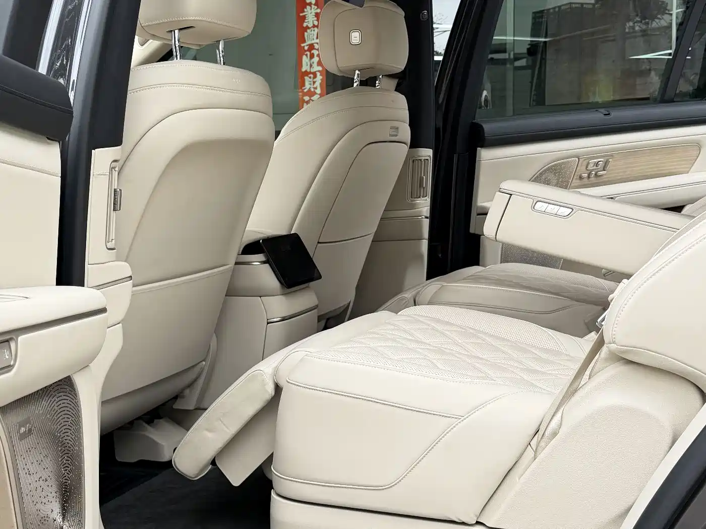 NIO ES8 2026 2025 Model 6-Seat Executive Luxury Edition