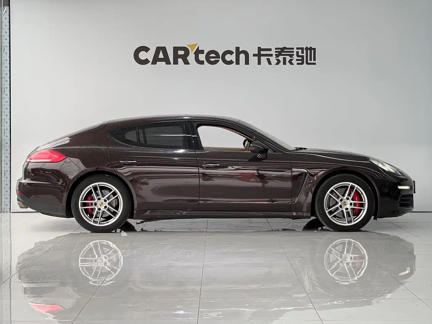 Porsche Panamera 2014 Panamera 3.0T фото 6