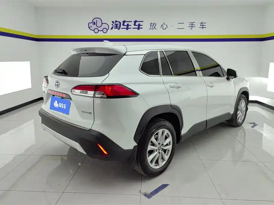Toyota Corolla Cross 2023 Hybrid 2.0L Pioneer Edition фото 3