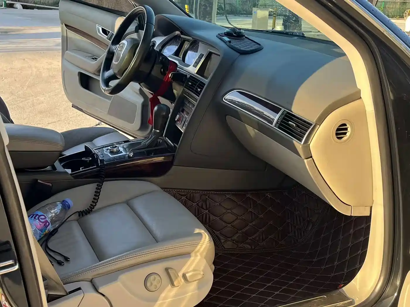 Фото 9 - Audi A6L