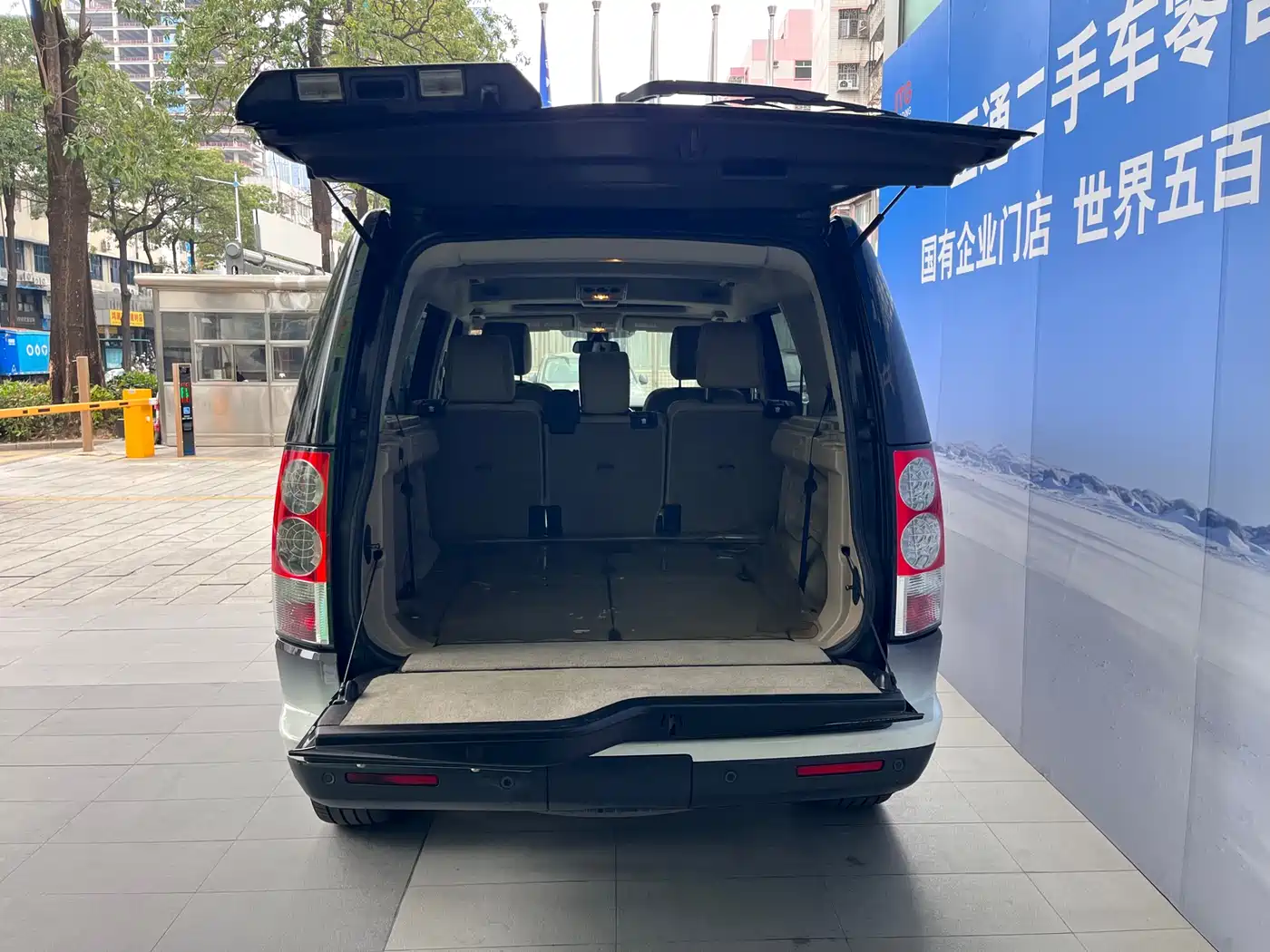 Land Rover Discovery 2013 3.0 SDV6 HSE Diesel фото 6