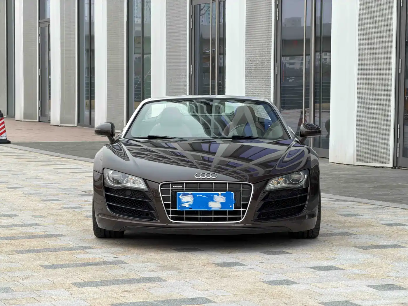 Audi R8 2011 Spyder 5.2 FSI quattro фото 2