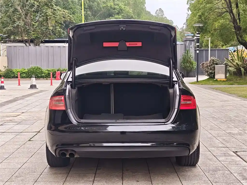 Audi A4L 2013 35 TFSI Automatic Comfort фото 12