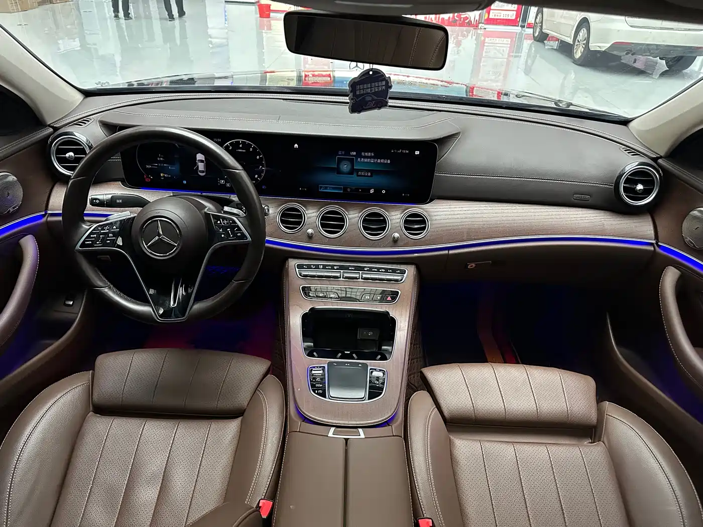 Mercedes-Benz E-Class 2023 E 260 L фото 12