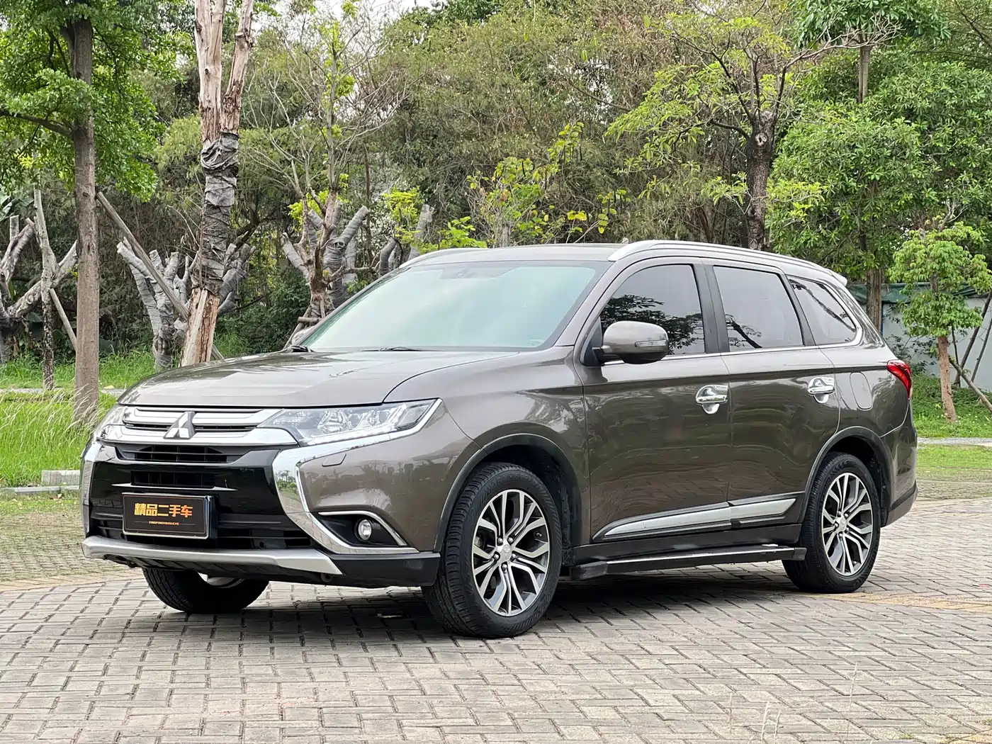 Mitsubishi Outlander 2016 2.4L 4WD Luxury Edition 7-seater
