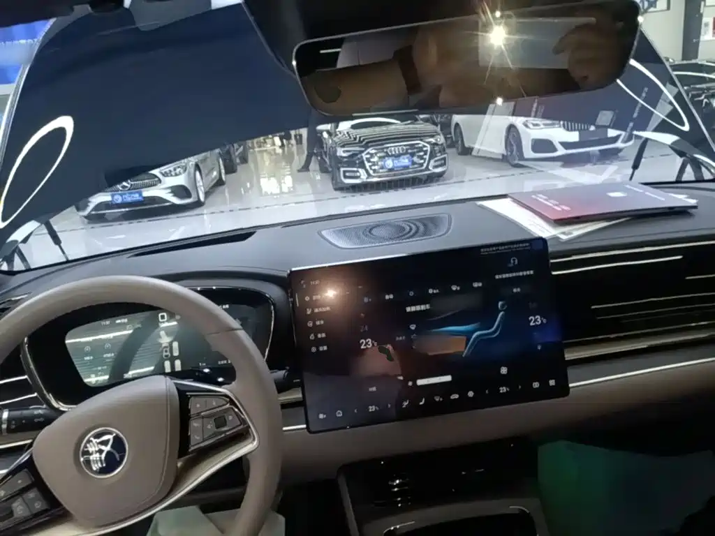 BYD Han 2025 2025 DM-i Smart Driving Edition 125KM LiDAR Flagship