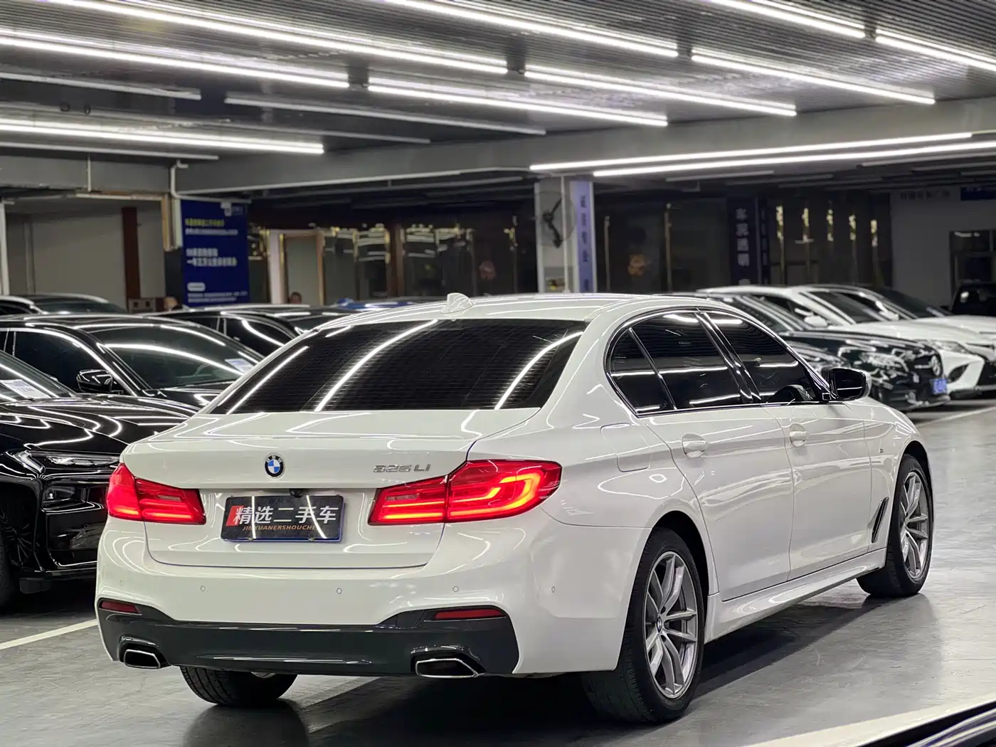 BMW 5 Series 2019 525Li M Sport Package фото 8