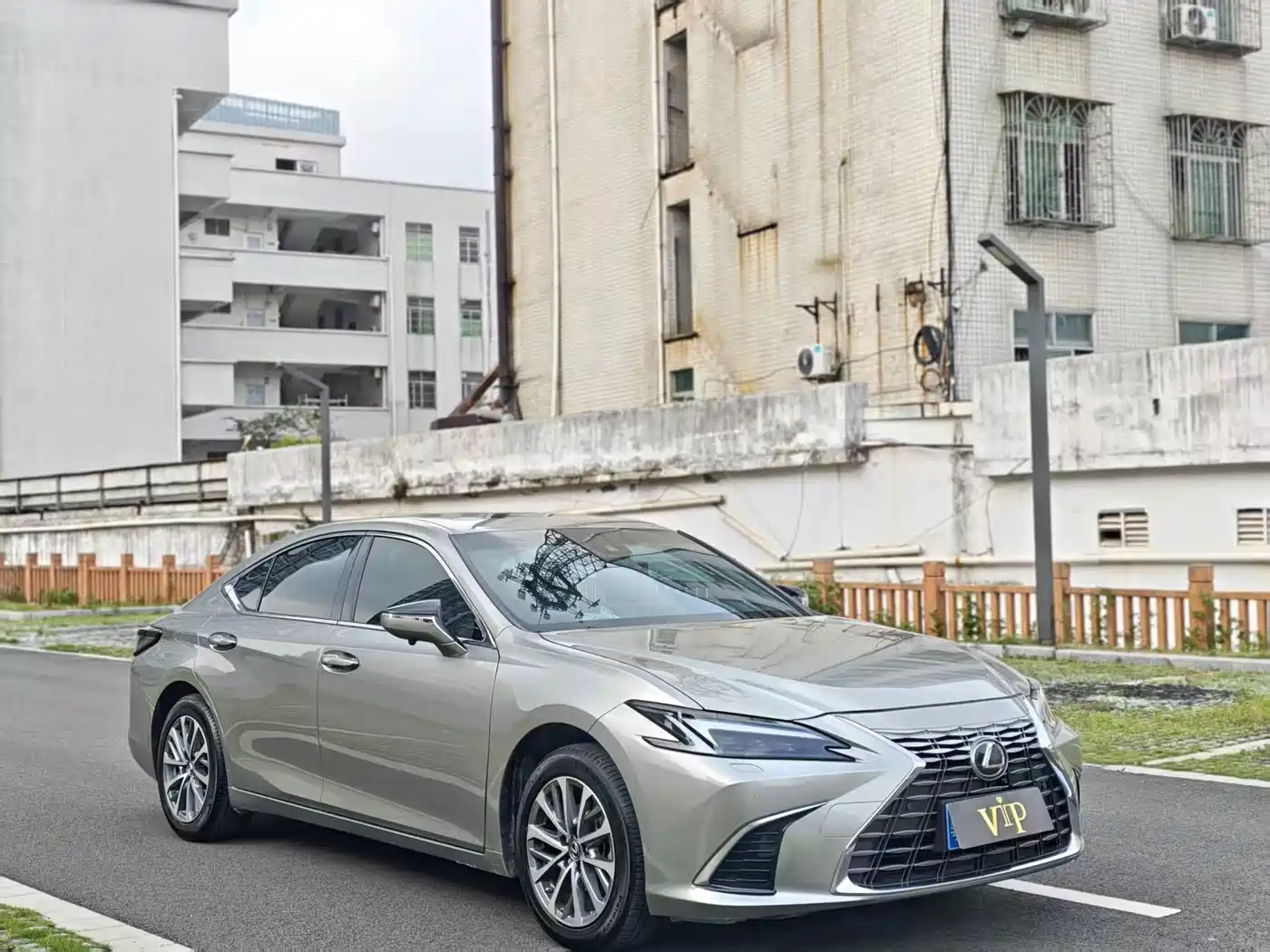 Lexus ES 2025 2025 200 Ultimate Edition