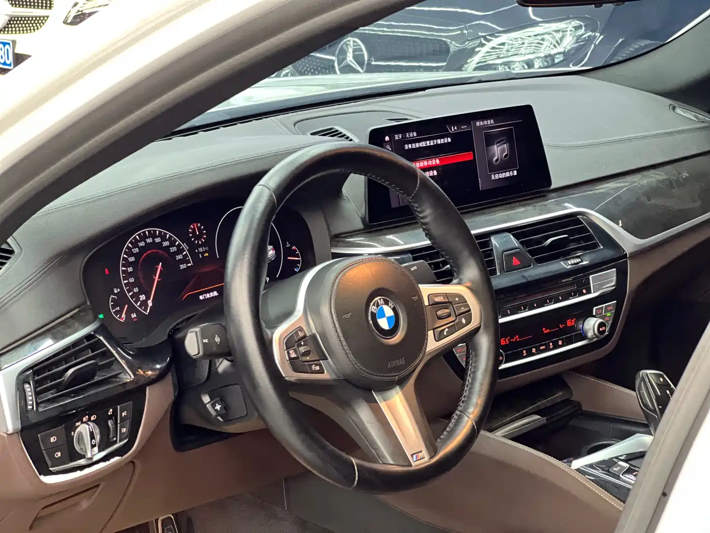 BMW 5 Series 2019 525Li M Sport Package фото 12