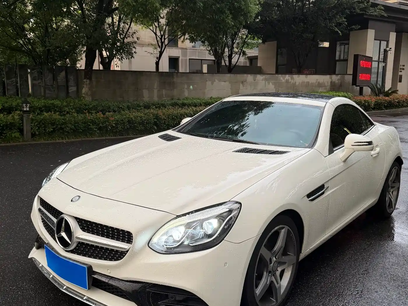 Mercedes-Benz SLC 2016 SLC 300 Luxury Sport фото 3