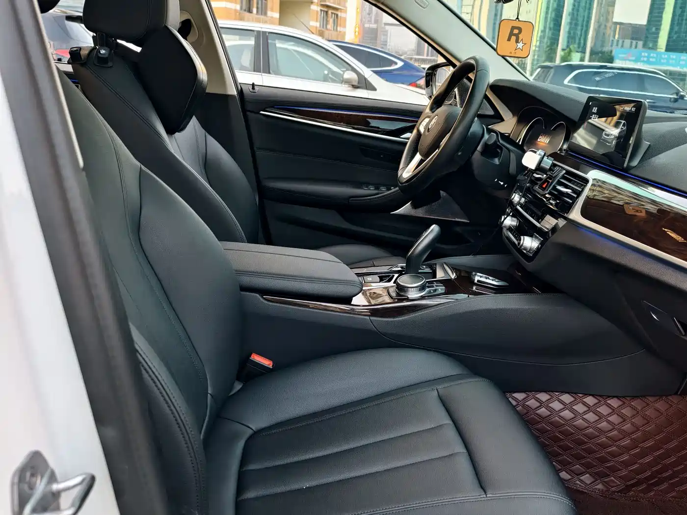 BMW 5 Series 2018 525Li Luxury Package фото 10