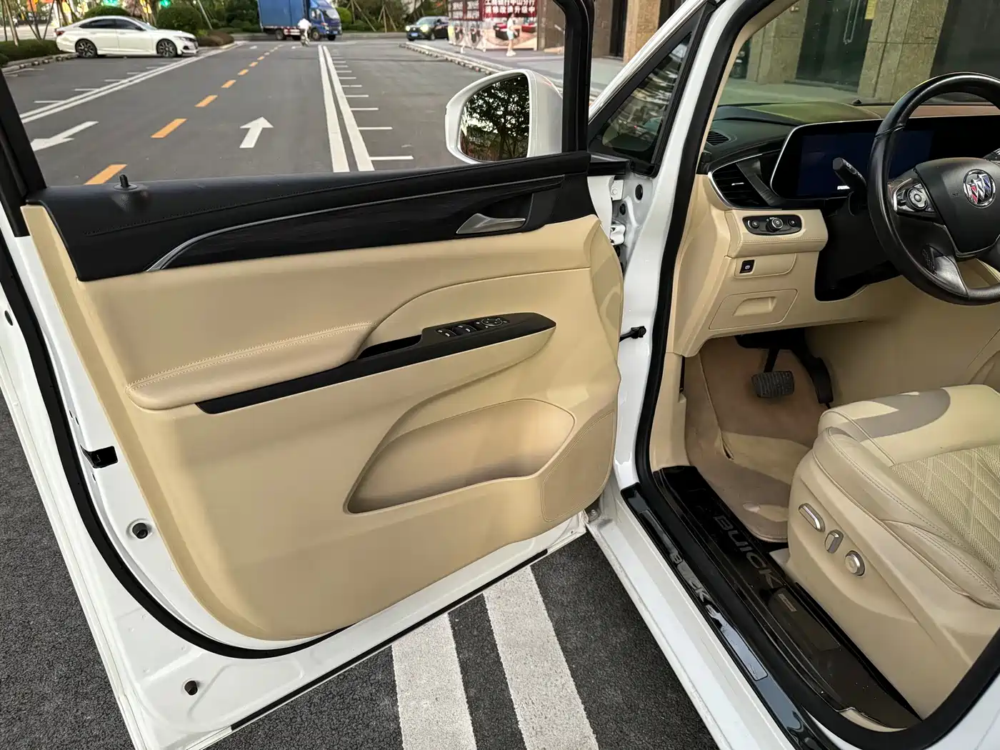 Buick GL8 2022 ES Landmark 653T Luxury фото 7