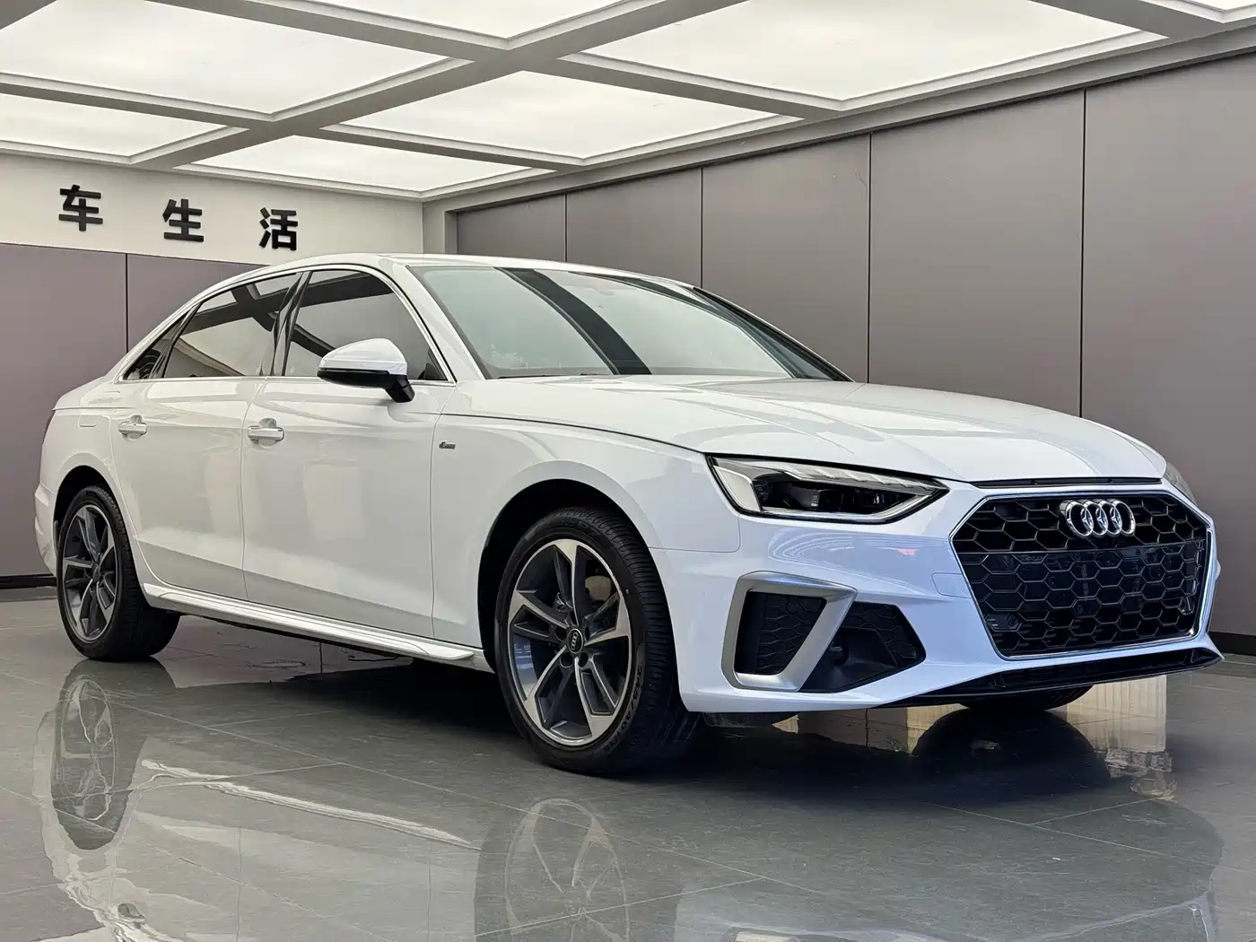 Audi A4L 2025 2024 40 TFSI Luxury Dynamic