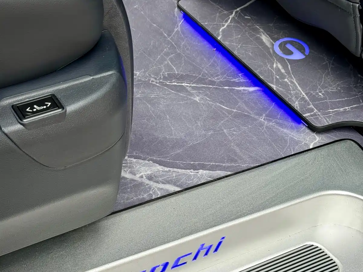 GAC Trumpchi Trumpchi M8 2021 Leading Show Series 390T Ultimate Edition фото 35