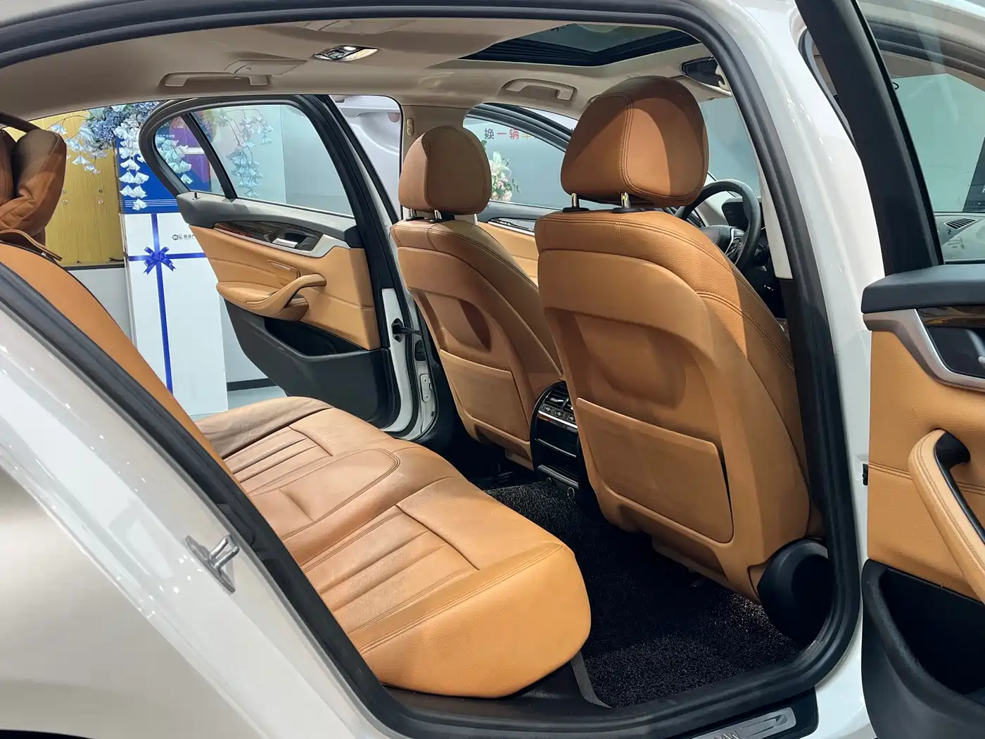 BMW 5 Series 2018 528Li Launch Special Edition фото 12