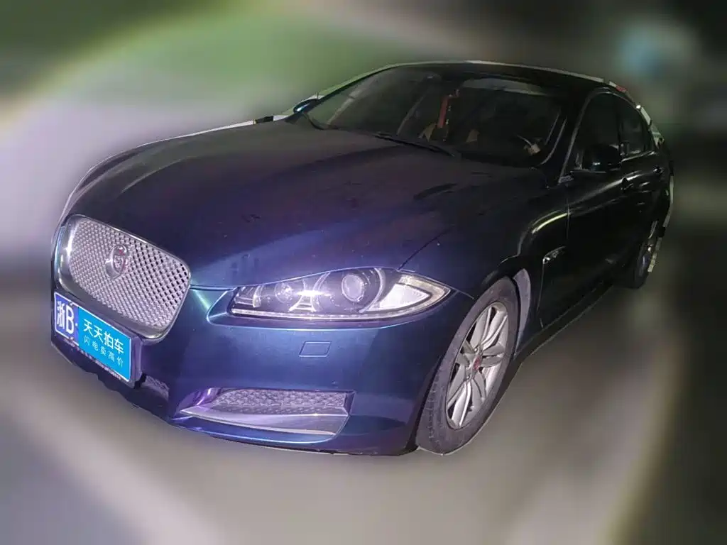 Фото 1 - Jaguar XF