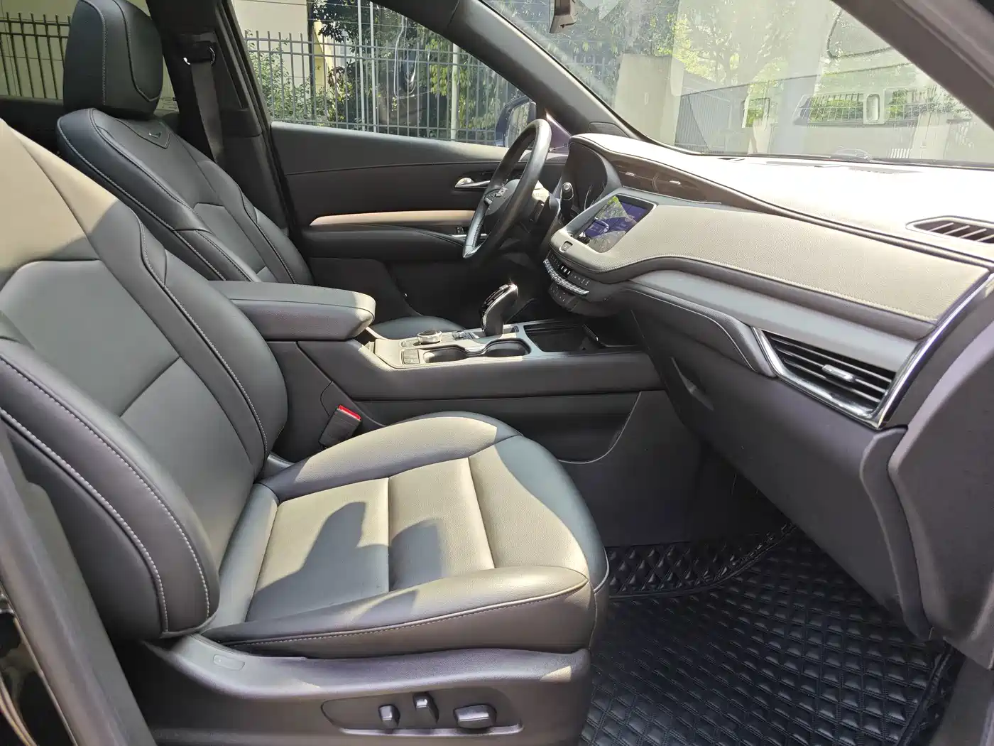 Cadillac XT4 2023 2023 Model Year 28T Two-Wheel Drive Luxury Model