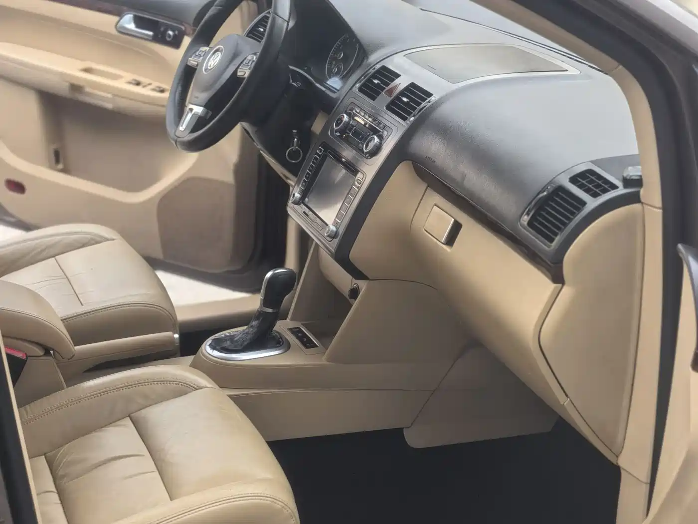 Volkswagen Touran 2011 1.4T DSG Intelligent Elite 5-seater фото 12