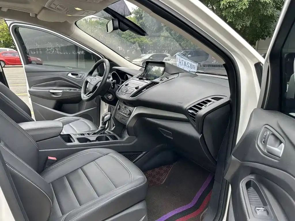 Photo 12 - Ford Kuga