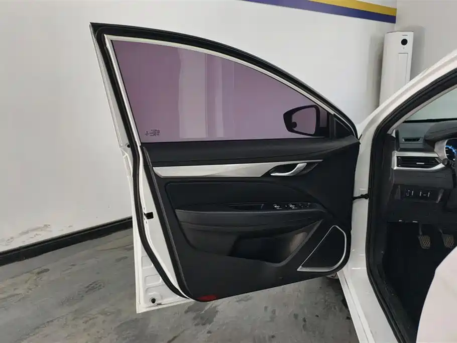 Фото 7 - Geely Emgrand
