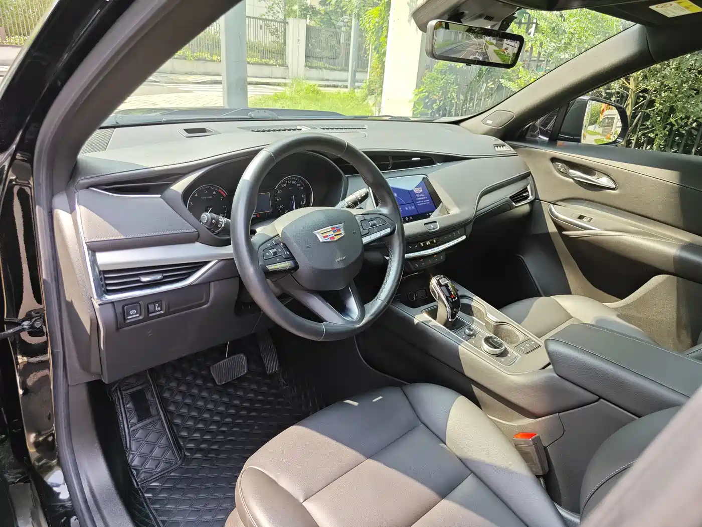 Cadillac XT4 2023 2023 Model Year 28T Two-Wheel Drive Luxury Model