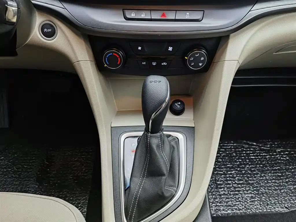 Buick Excelle 2018 15T DCT Progressive (China V) фото 13