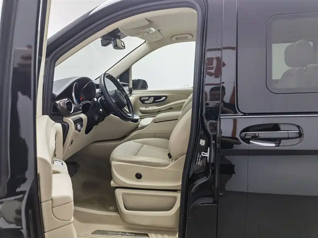 Mercedes-Benz V-Class 2021 V 260 Pilot Edition фото 10