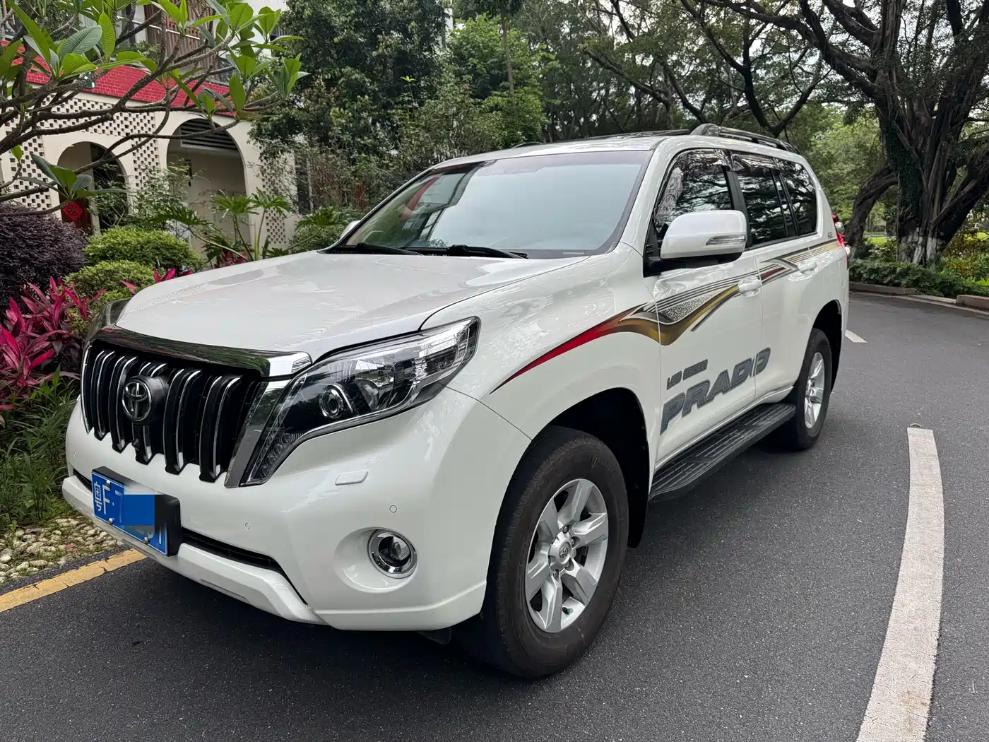 Фото 1 - Toyota Prado