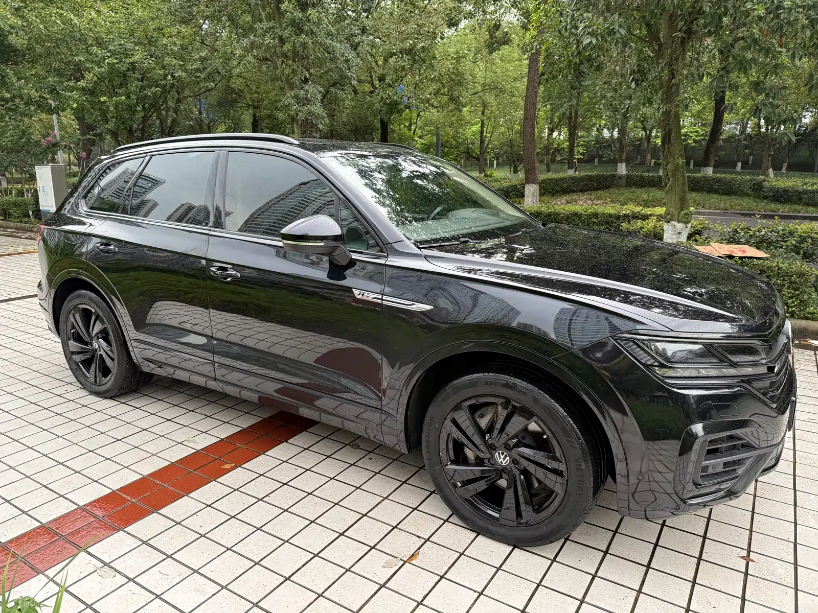 Фото 4 - Volkswagen Touareg