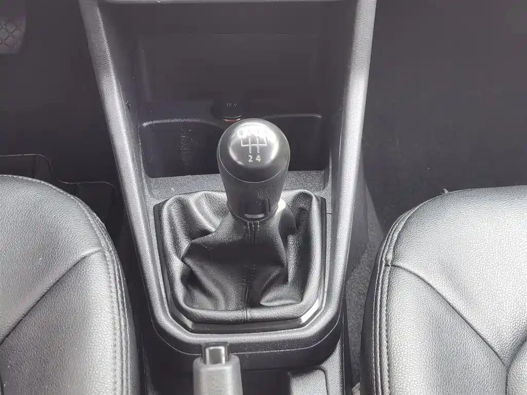 Volkswagen Jetta 2017 1.4L Manual Fashion фото 13