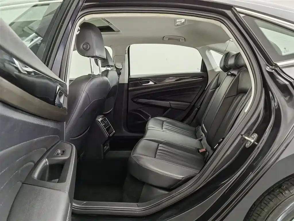 Volkswagen Passat 2019 Model 280TSI Business Edition China VI фото 15