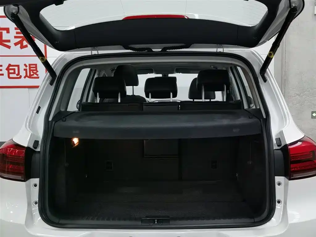 Volkswagen Tiguan 2015 1.8TSI Automatic 4WD Highline фото 16