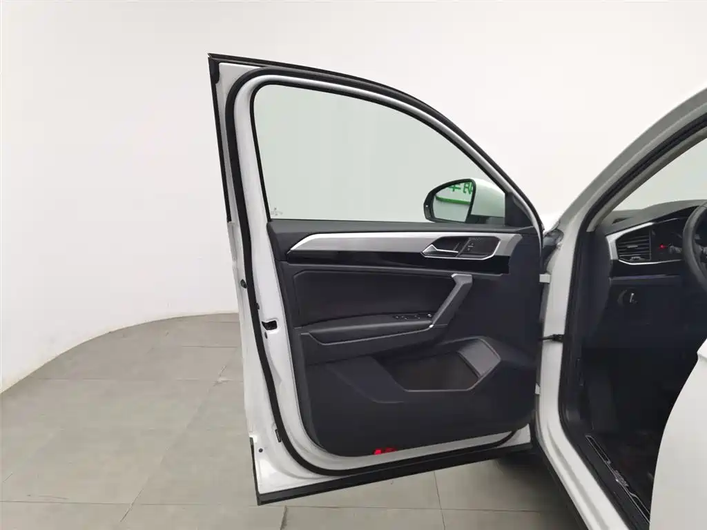 Volkswagen Tayron 2020 330TSI 2WD Luxury Smart Edition фото 8