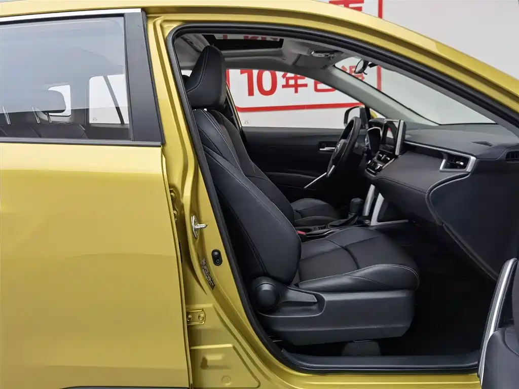 Toyota Frontlander 2022 2.0L CVT Luxury PLUS Edition фото 23