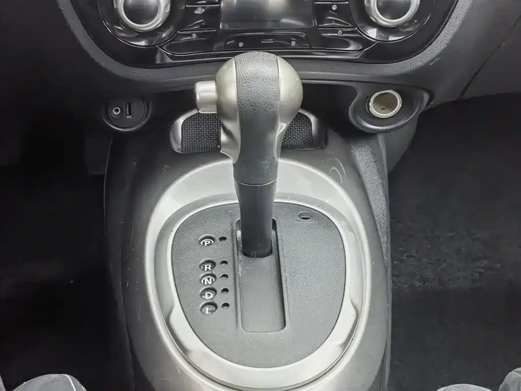 Infiniti ESQ 2014 1.6L Free Edition фото 13