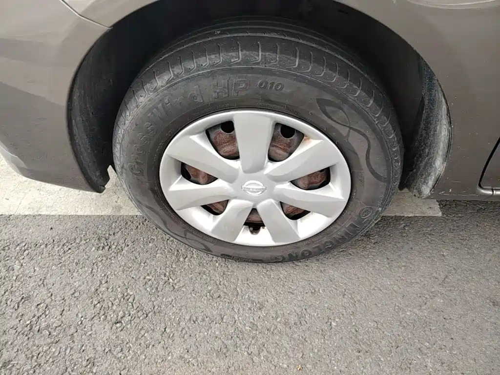 Nissan Sunny 2017 2016 1.5XE Manual Leading Edition