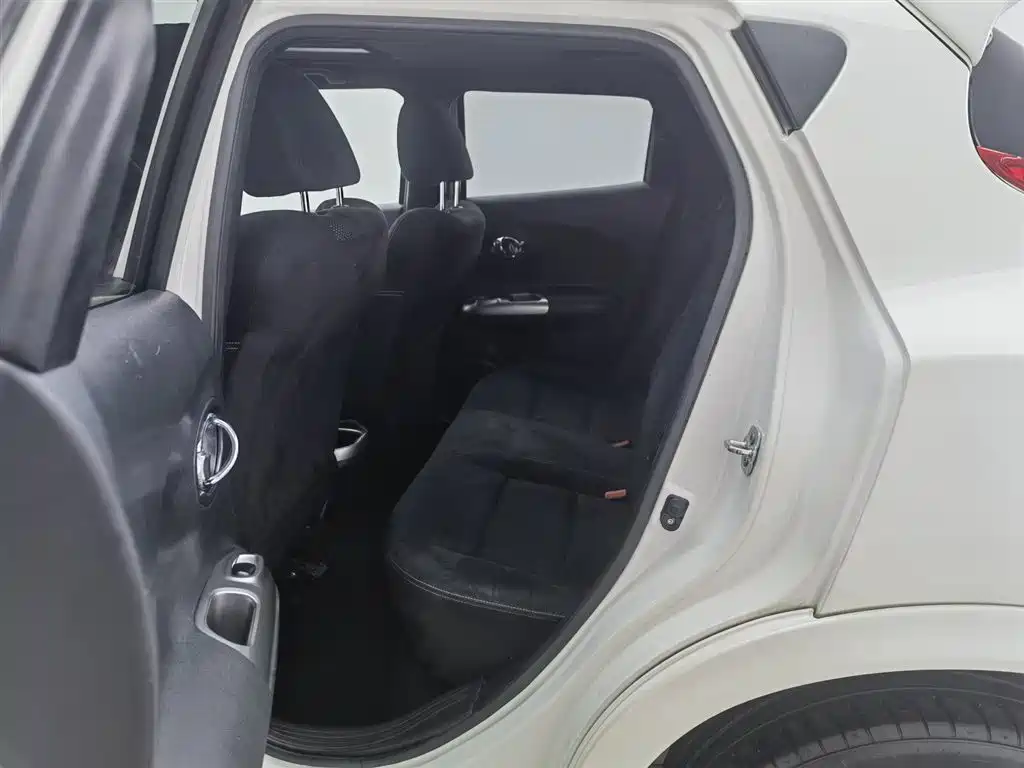 Infiniti ESQ 2014 1.6L Free Edition фото 15