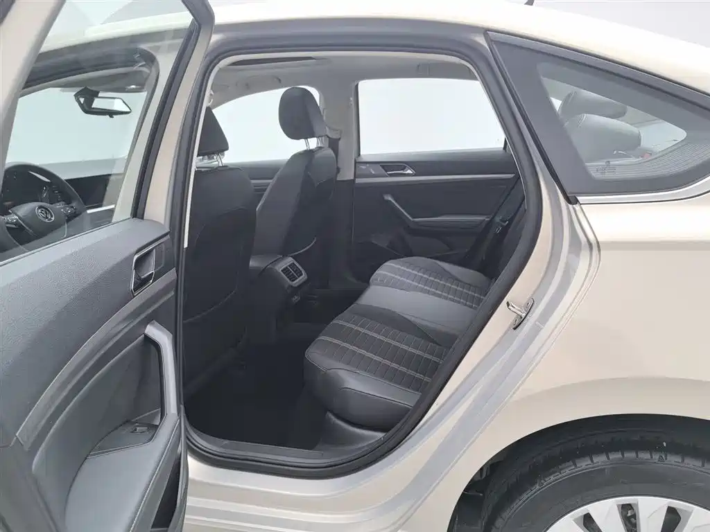 Volkswagen Lavida 2021 1.5L Automatic Vision Edition фото 15