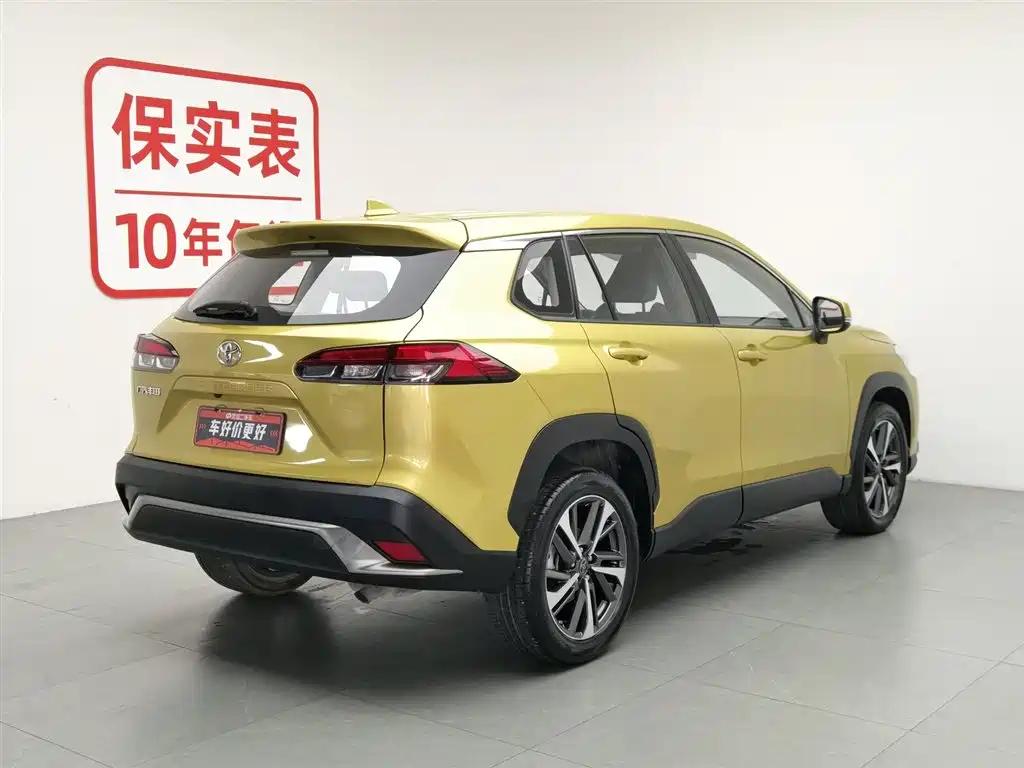 Toyota Frontlander 2022 2.0L CVT Luxury PLUS Edition фото 2