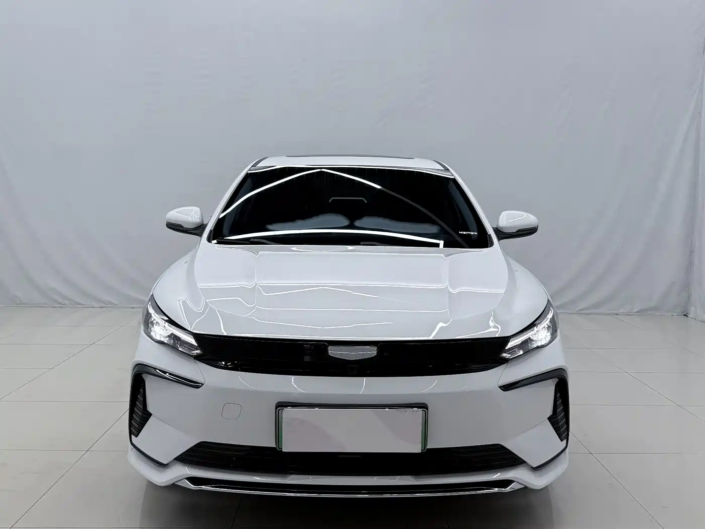 Geely Emgrand L HiP 2025 2024 Model Champion Edition 1.5TD-DHT Pro 100KM Surpassing Type