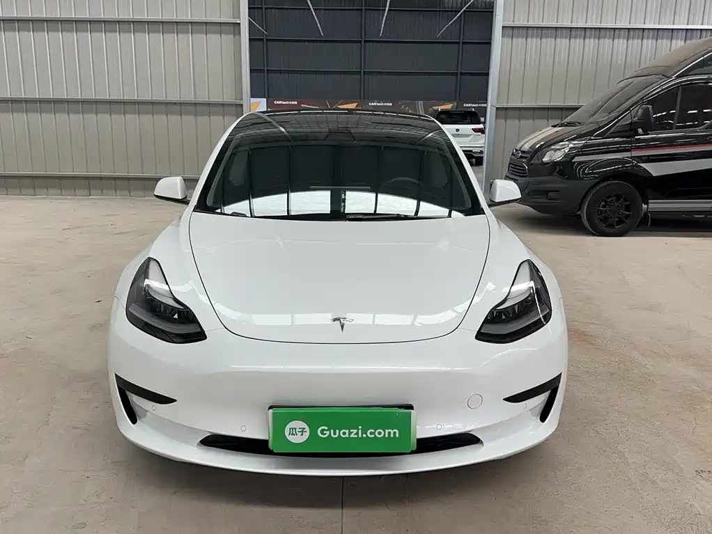 Фото 9 - Tesla Model 3
