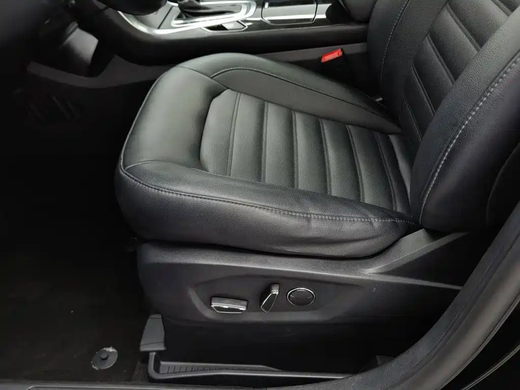 Photo 20 - Ford Edge
