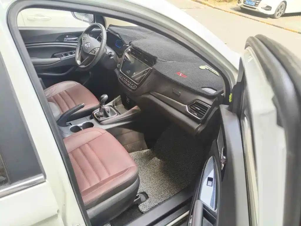 Changan Oshan Changan Oushang A800 2017 2017 Model 1.6L Manual Luxury