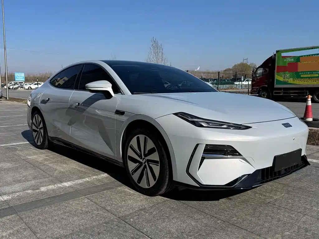 GEELY GALAXY GALAXY E8