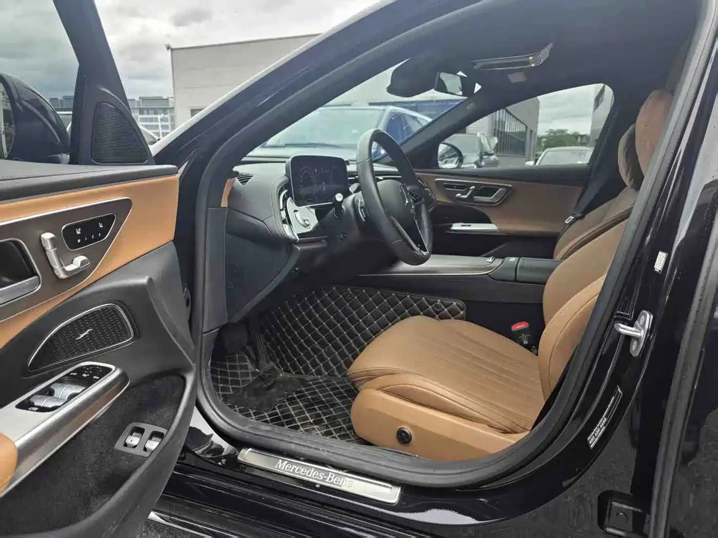 Mercedes-Benz E-Class New Energy 2024 2024 E 350 e L Plug-in Hybrid Sedan