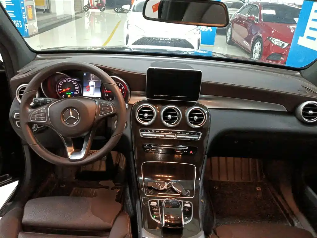 Mercedes-Benz GLC 2019 GLC 260 L 4MATIC Dynamic фото 10